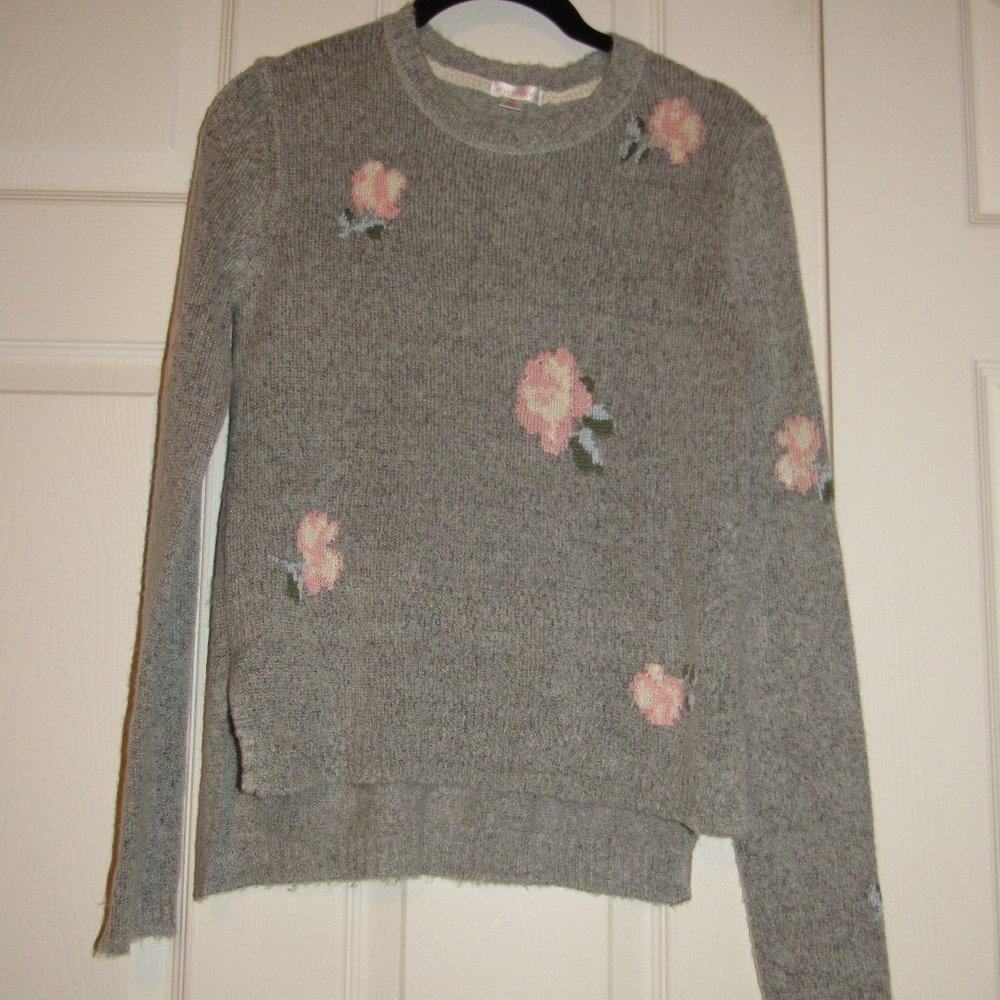 Feminine Xhilaration XS Grey sweater with Flowers Soft & Light